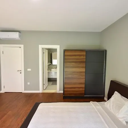 Oludeniz'de Kiralik 8 Kisilik 3 Odali, 3 Banyolu Muhafazakar Villa